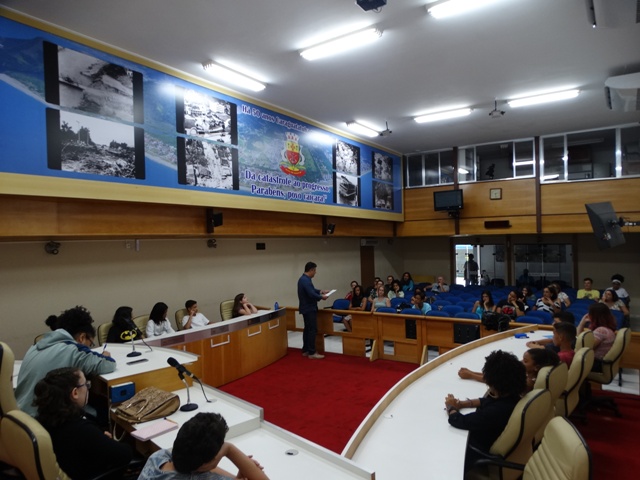 Jovens Vereadores participam de reunião