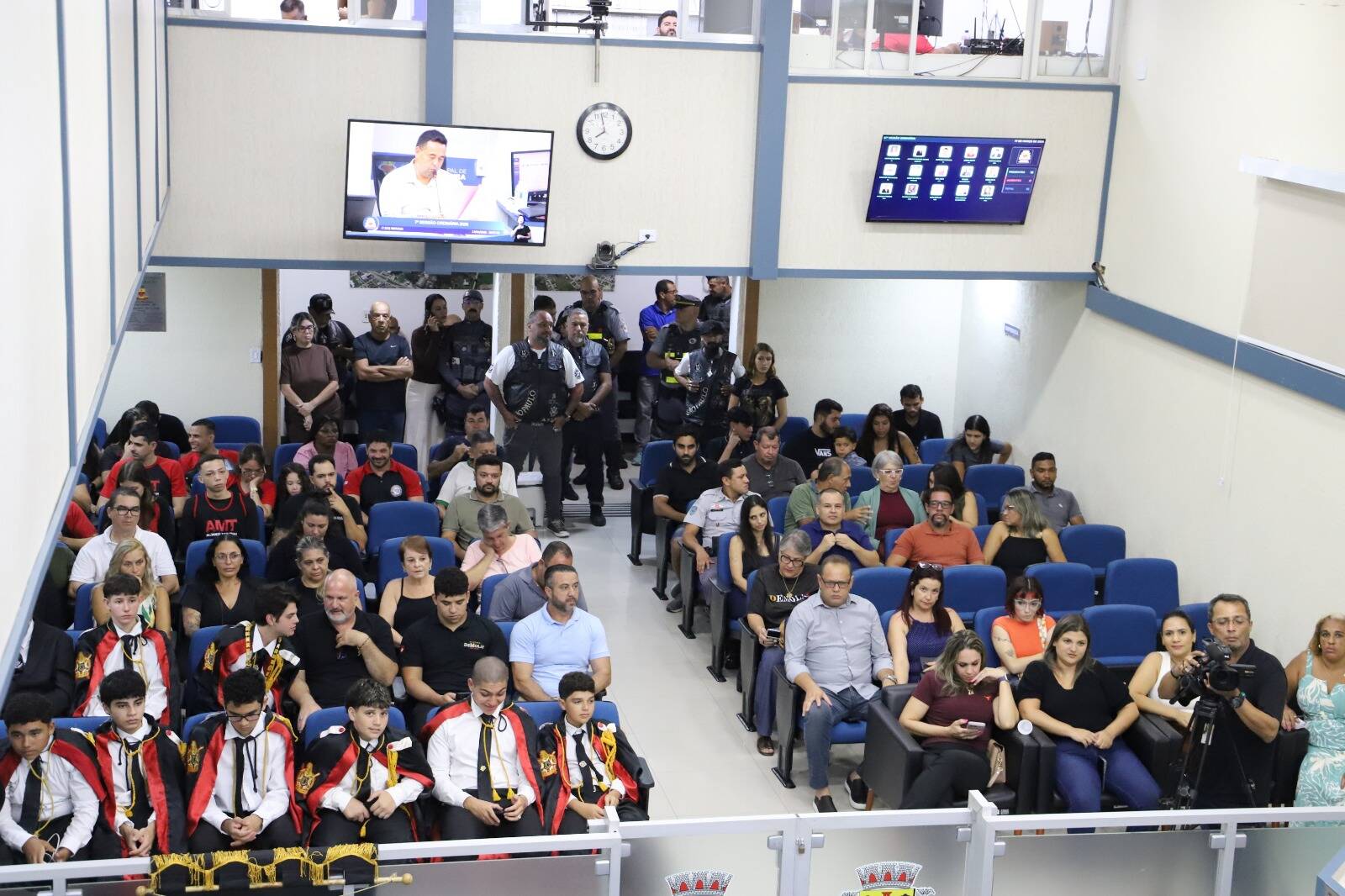 Criação da Procuradoria da Mulher e outros três projetos estão em pauta nesta terça-feira