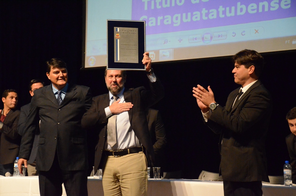 Título de Cidadão Caraguatatubense é concedido ao Deputado Federal Carlos Sampaio