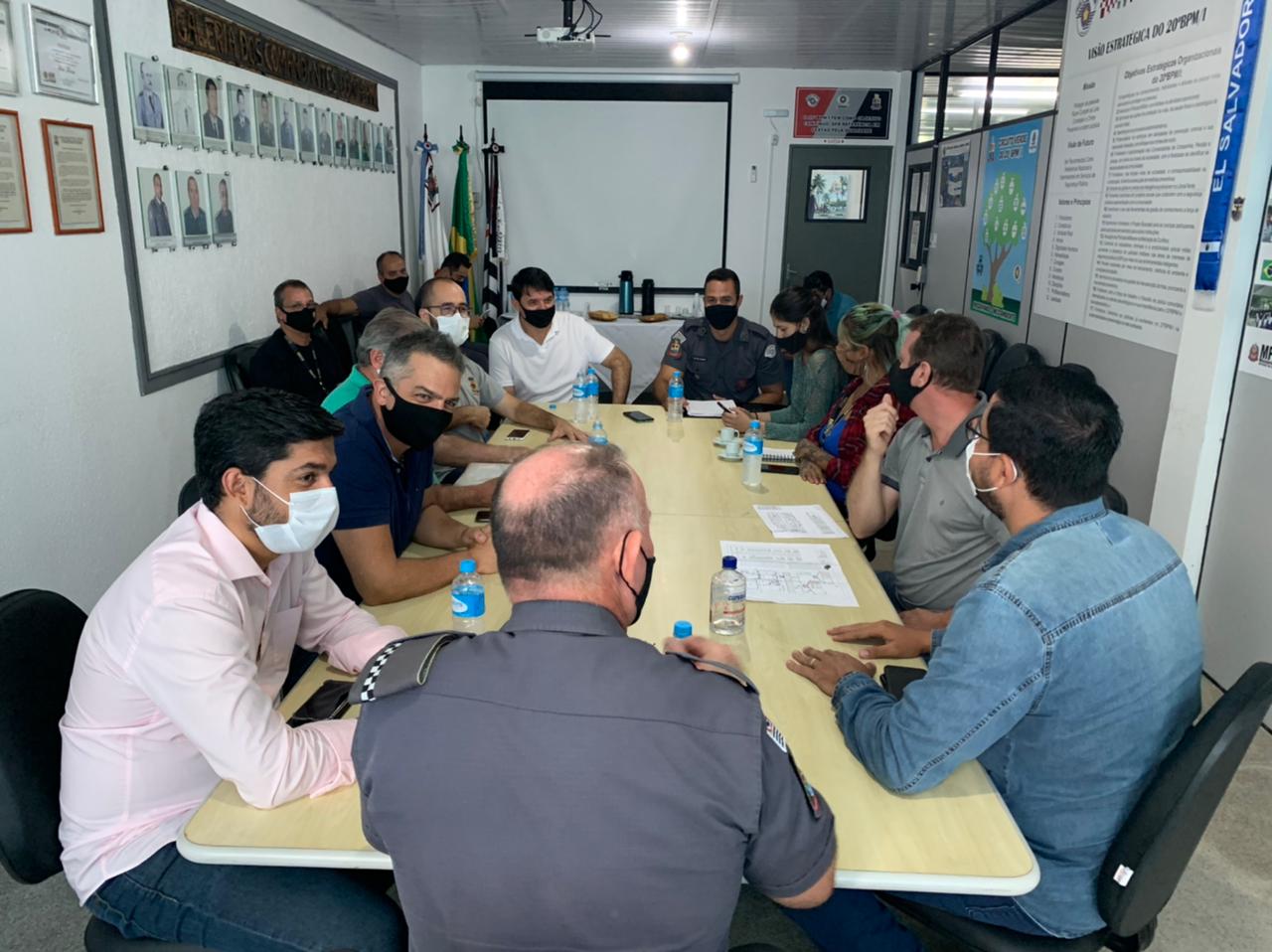 Vereadores participam de reunião para implantação da Força Tática da PM no município
