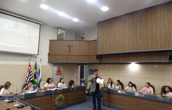 Representantes da Câmara participam de reunião na Secretaria de Educação para a retomada do programa “Câmara Jovem”