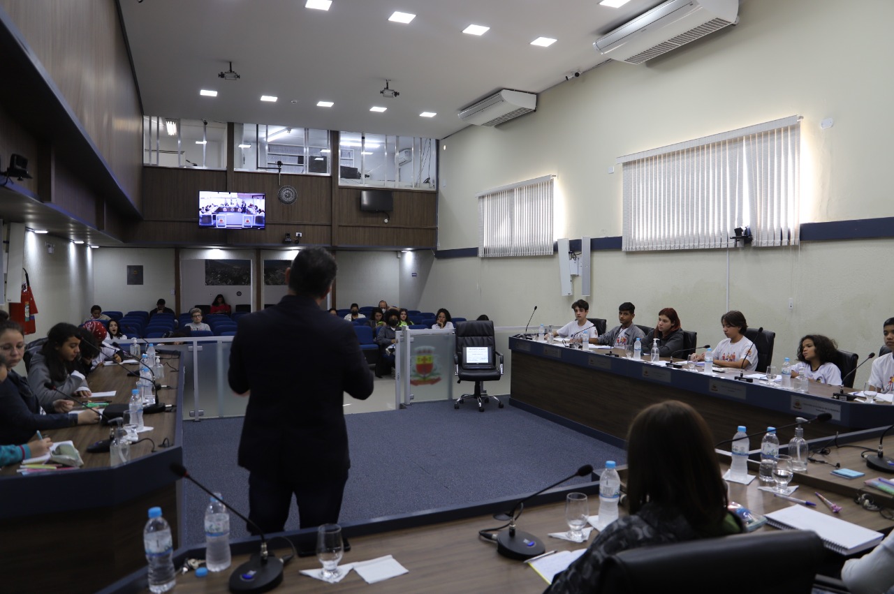 Jovens Vereadores participam de encontro na Câmara Municipal