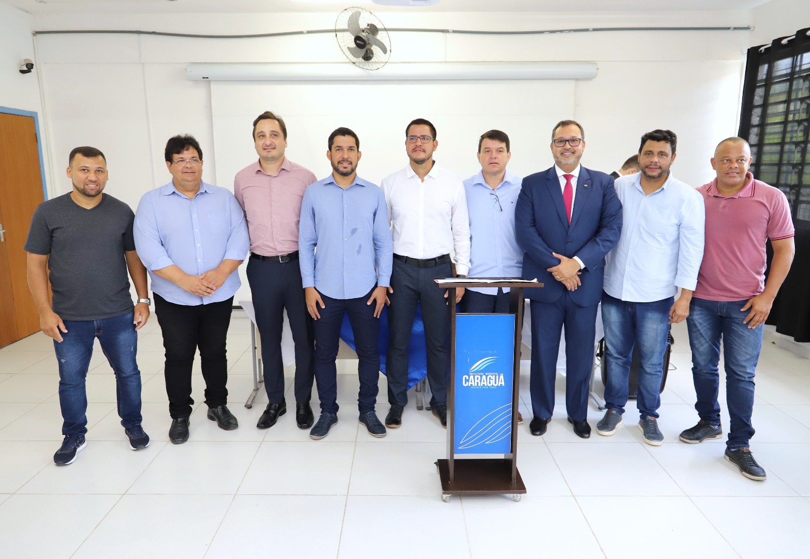 Vereadores participam de assinatura do convênio para implantação da assistência jurídica municipal gratuita