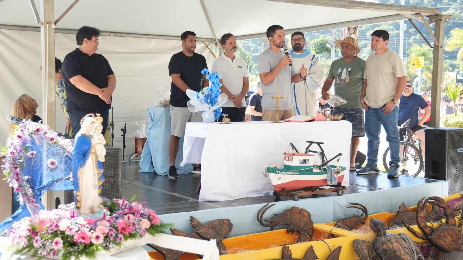 Vereadores participam de cerimônia Barcos ao Mar no entreposto do Camaroeiro