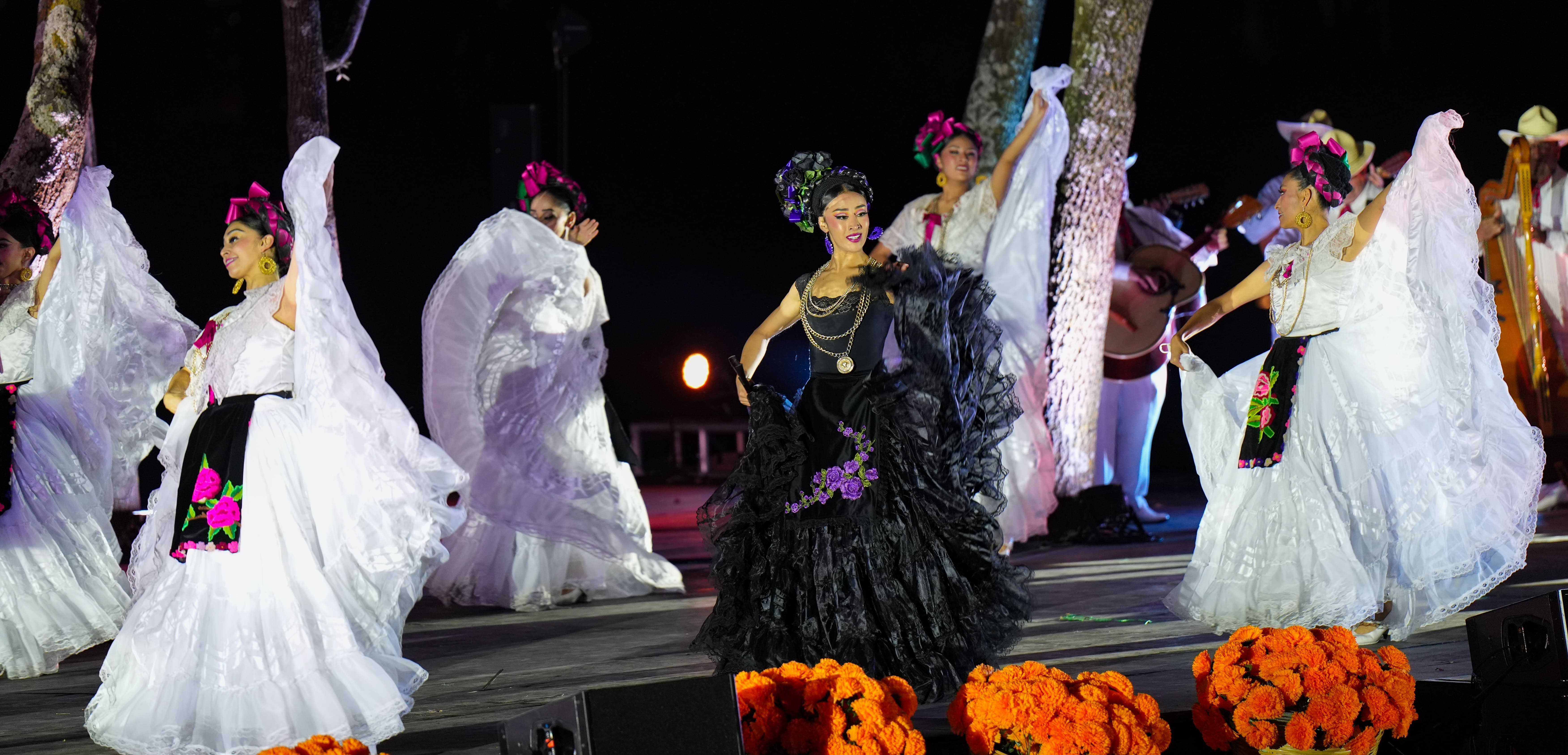 Noche de Gala: Ballet Amalia Hernández - DSC02060