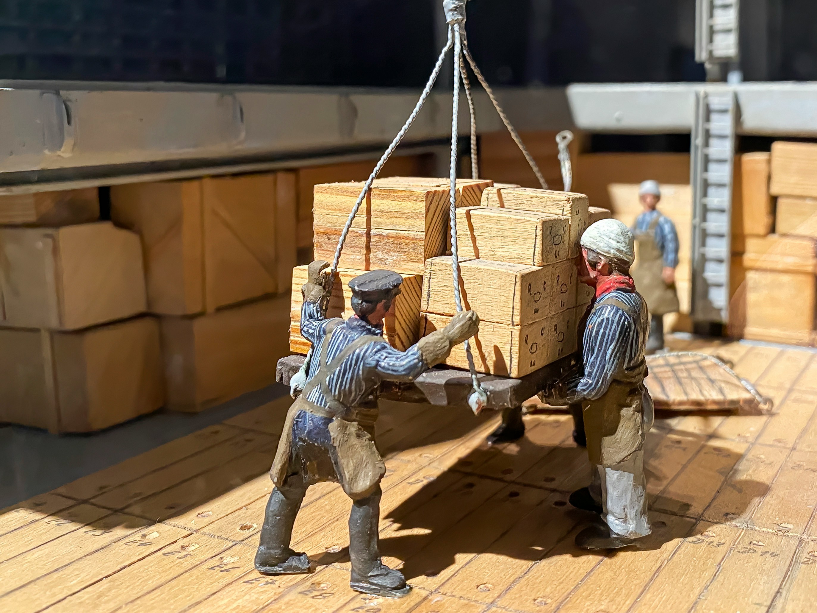 Imagen tipo maqueta en donde estan bajando mercancia