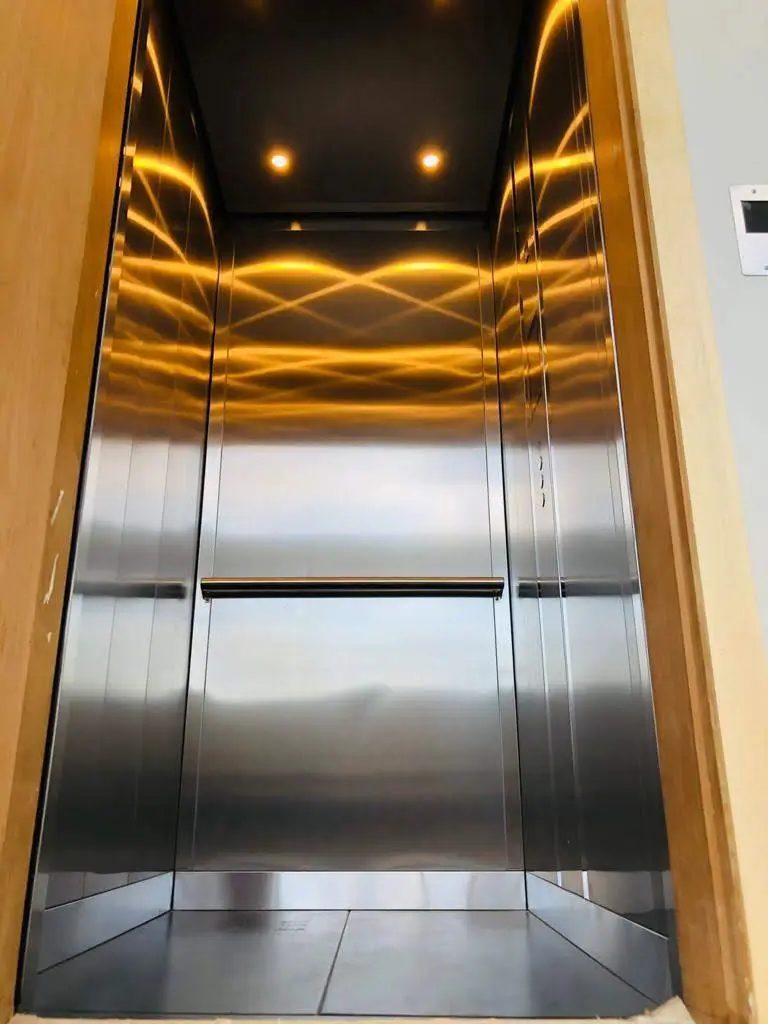 Elevador RBA instalado em residência de alto padrão