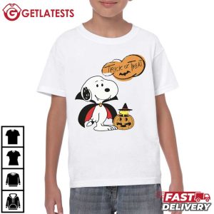 Snoopy Trick Or Treat Dracula Pumpkin Halloween T Shirt (1)