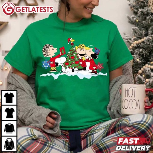 Peanuts Charlie Brown Snoopy Gift Merry Christmas T Shirt (4)