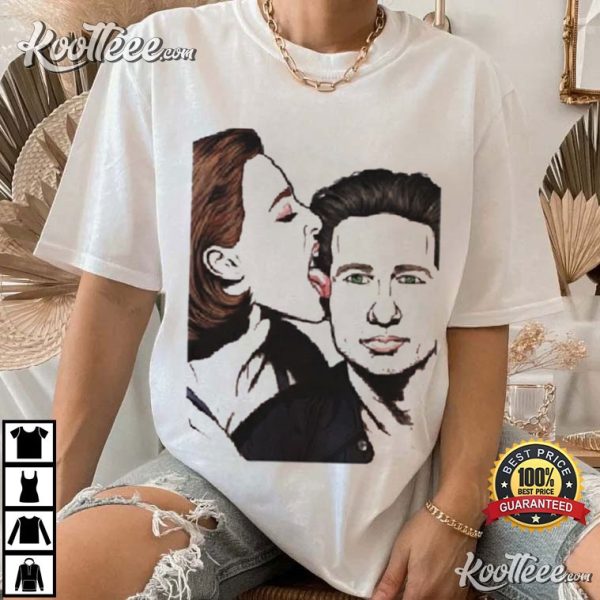 Mulder And Scully X Files T-Shirt