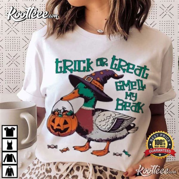 Witch Duck Trick Or Treat Smell My Beak Halloween T-Shirt