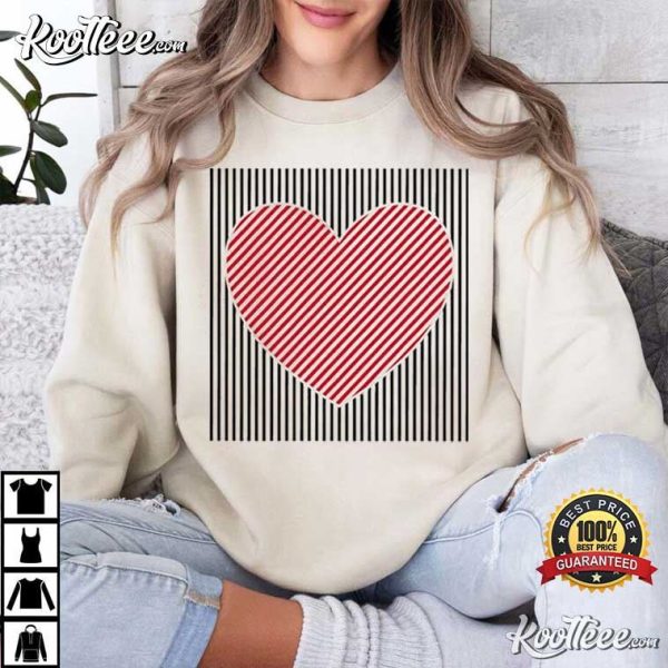 Retro Valentine Heart Valentine’s Day T-Shirt