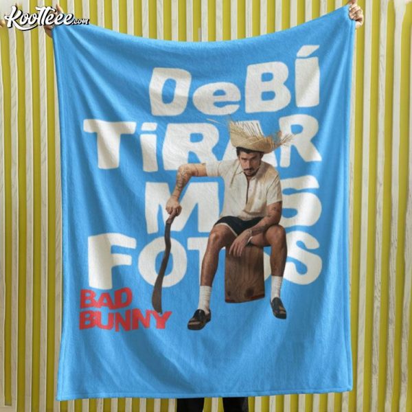 Bad Bunny Debí Tirar Más Fotos Fleece Blanket