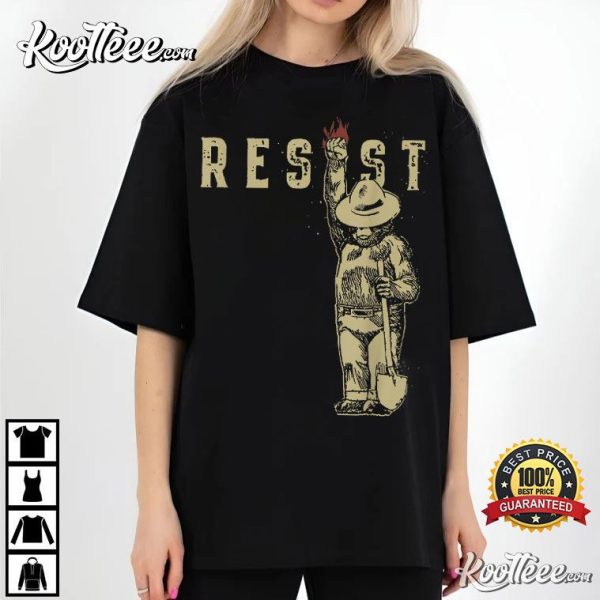 Vintage Smokey Bear Resist US Forest T-Shirt