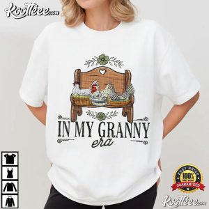 In My Granny Era Vintage Farmhouse Chicken Wooden T Shirt (1)
