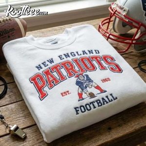 New England Patriots Mascot Embroidered Sweatshirt (2)