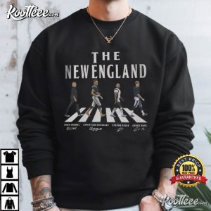 The New England Walking Road Signatures Football Fan T Shirt (4)