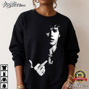 Justin Bieber Middle Finger SWAG Launch T-Shirt Justin Bieber Middle Finger SWAG Launch T Shirt (1)