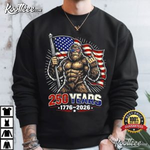 Sasquatch USA Flag 250 Years 1776 2026 Bigfoot Patriotic 4th Of July T Shirt (1)