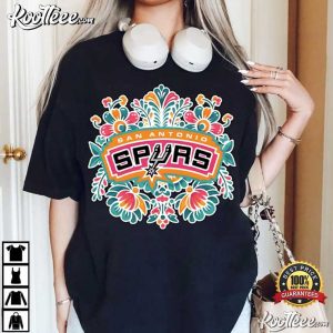 San Antonio Spurs Floral Vintage Boho Graphic T Shirt (1)