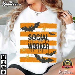 Social Worker Halloween Striped Retro Bat Spooky T Shirt (1)