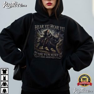 Hear Ye Hear Ye The Fun Aunt Has Arrived Knight Riding Giant Black Cat T Shirt (