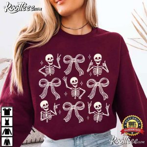 Retro Coquette Halloween Skeleton Bow Funny Spooky T Shirt (1)
