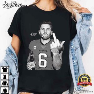 Baker Mayfield Middle Finger Tampa Football Sports T-Shirt Baker Mayfield Middle Finger Tampa Football Sports T Shirt (2)