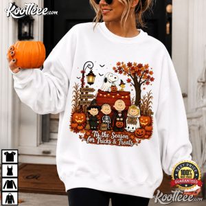 Snoopy Tis The Season Trick Or Treat Autumn Vintage Halloween T-Shirt Snoopy Tis The Season Trick Or Treat Autumn Vintage Halloween T Shirt (4)