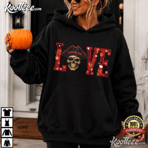 Tampa Bay Vintage Buccaneer Skull Love Gameday T Shirt (2)