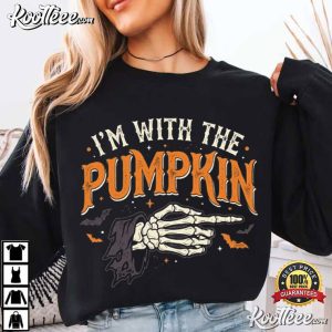 Halloween I'm With Pumpkin Fall Seasonal Funny T Shirt (2)