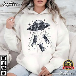 Alien Cats Vintage UFO Cat Abduction Funny Cat Lover T Shirt (4)