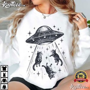Alien Cats Vintage UFO Cat Abduction Funny Cat Lover T Shirt (2)