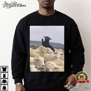 Black Sheep Flipping Off Sheep Graphic Funny Sarcastic Animal T Shirt (3)