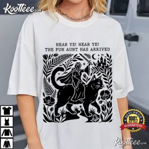 Medieval Fun Aunt Knight Riding Black Cat T Shirt (1)