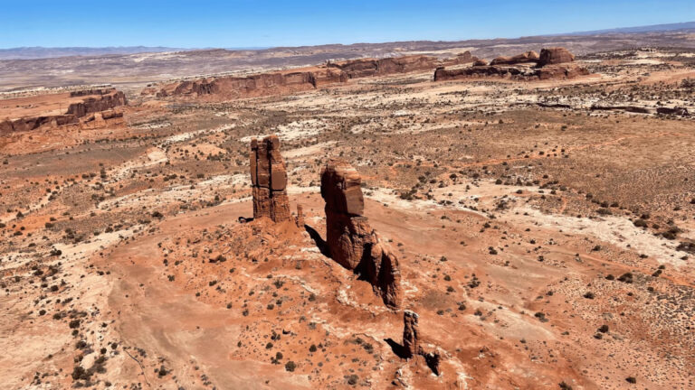 678ede5a9c5a053ca4e9db8b_Backcountry-Arches-Helictoper-Tour-Gallery-4-min (Large)