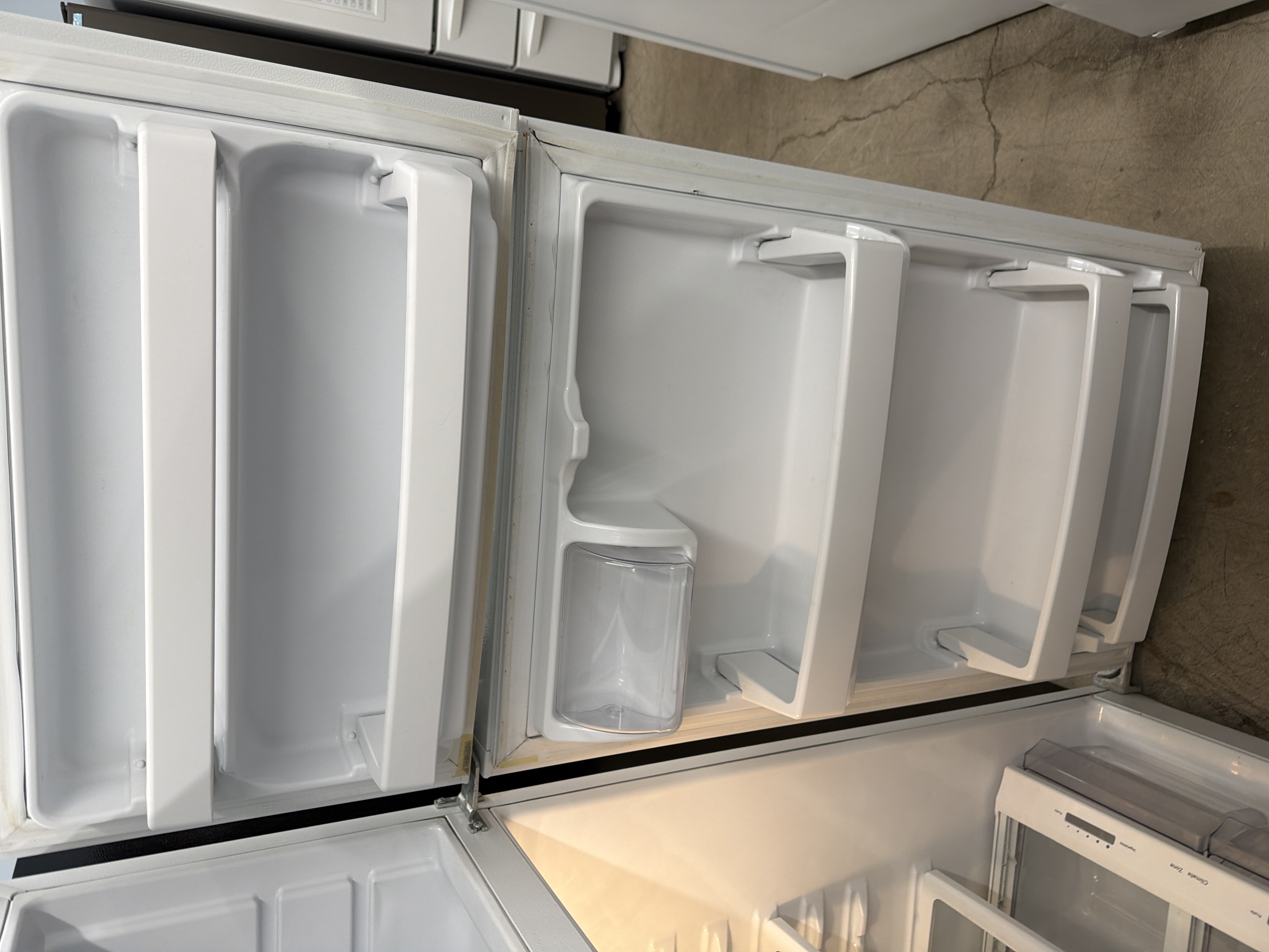 White top mount refrigerator - $379.00 - GE-RF-0000297