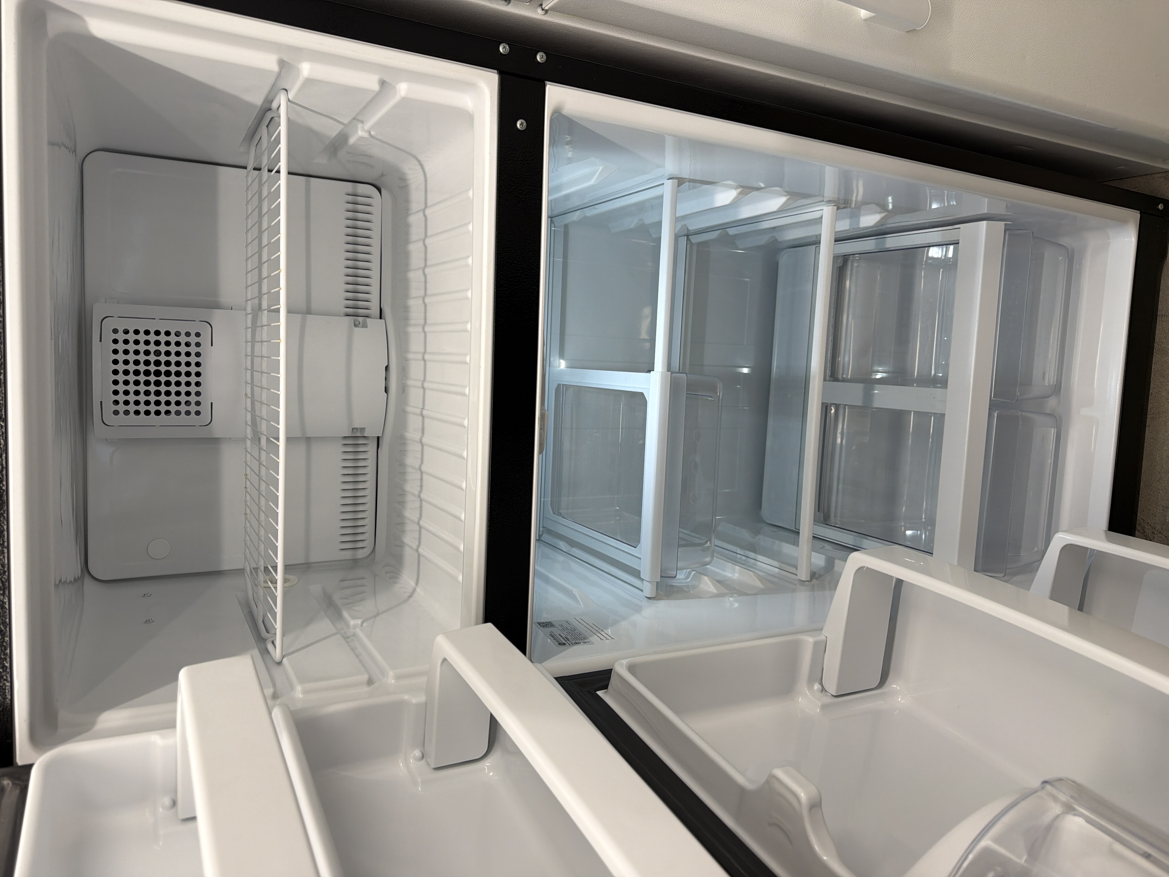 Sliver color top mount refrigerator - $479.00 - GE-RF-0000298