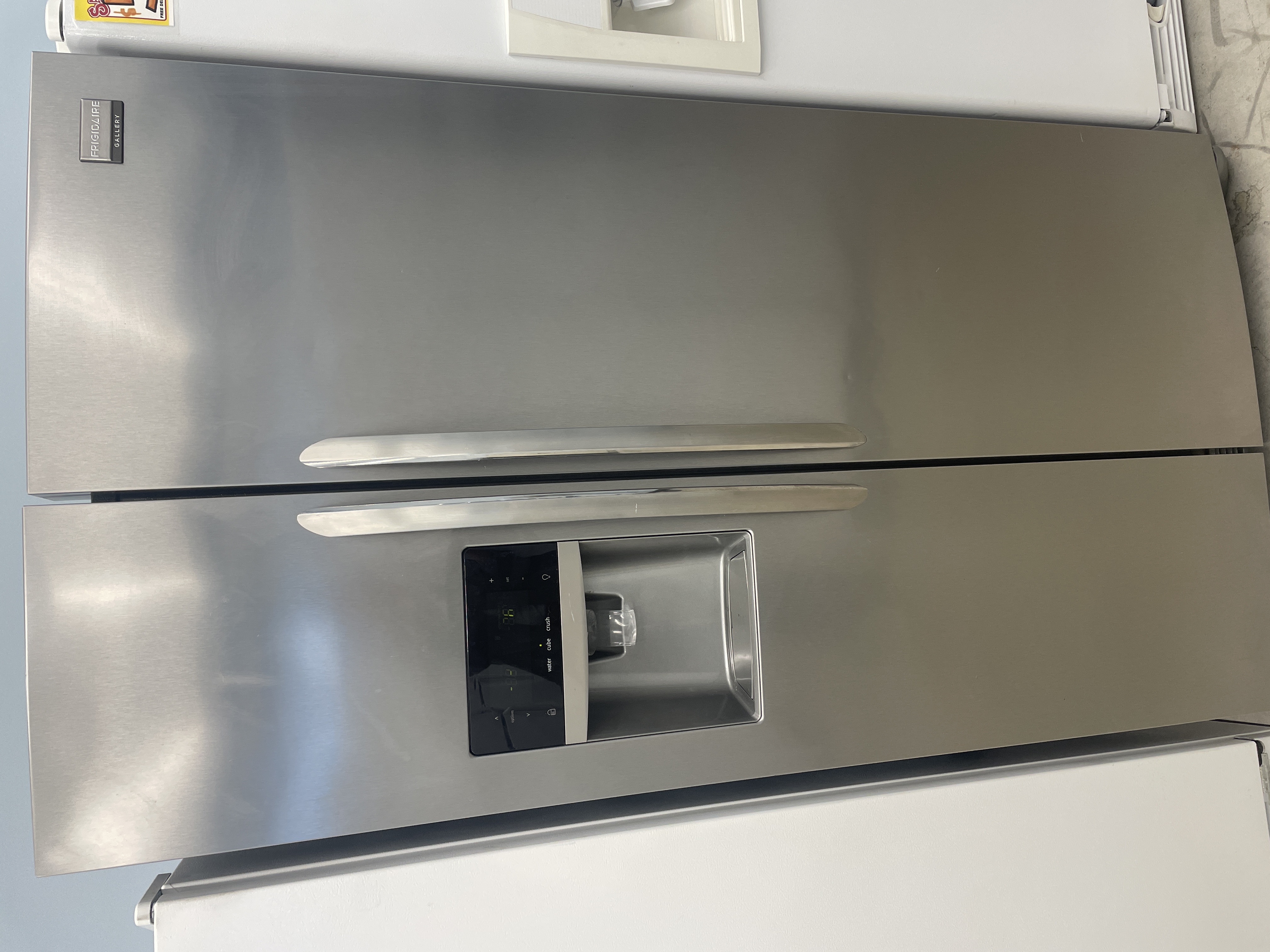 Frigidaire refrigerator Stainless steel ..side by side