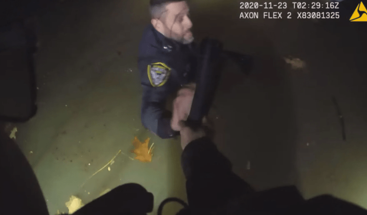 Ohio officers rescue