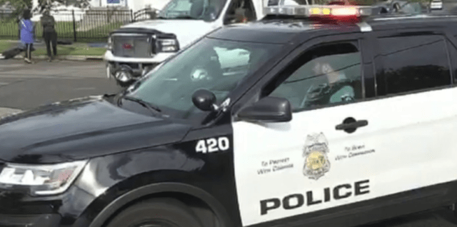 Minneapolis cuts police budget