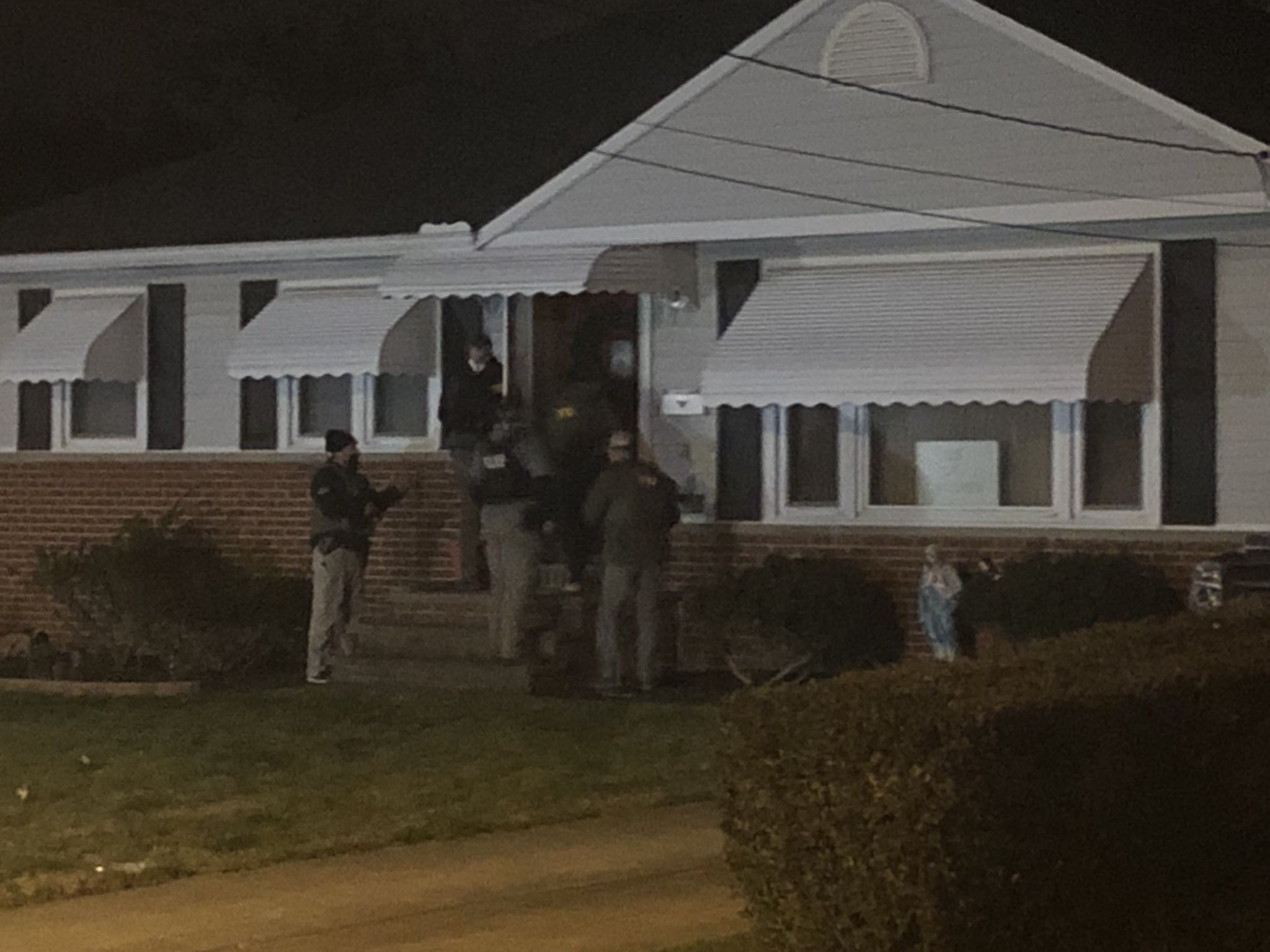 FBI conducting search. Source: @WKYCAndrewH