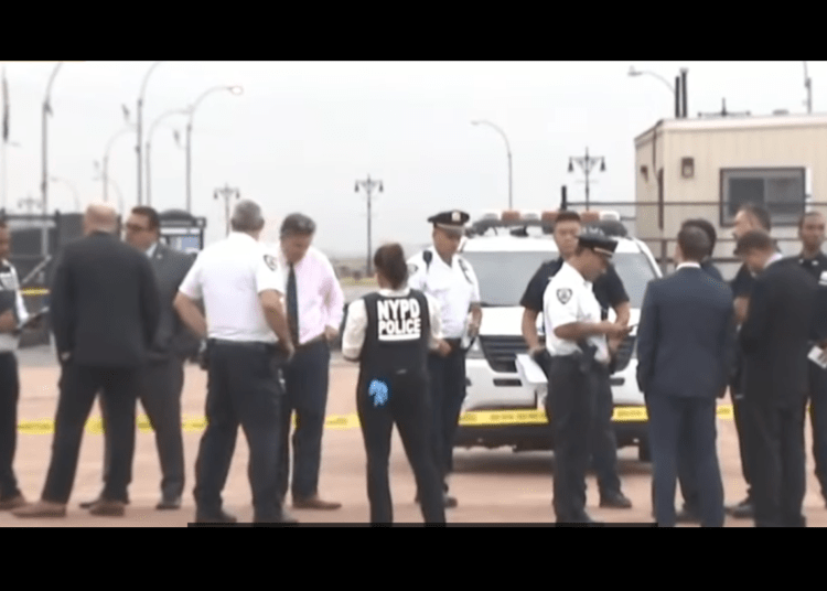 Police investigate the triple homicide. (Screenshot CBS New York - YouTube)