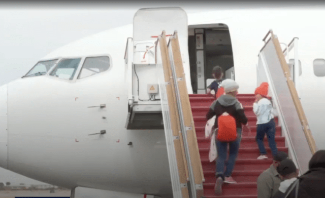 Texas flies migrants