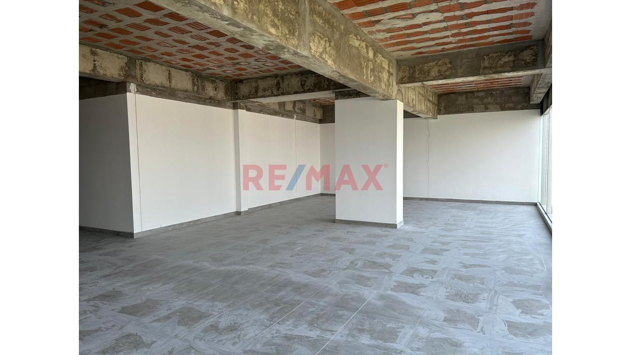 Alquiler Oficina Prime 240 M2 En La Molina - 17