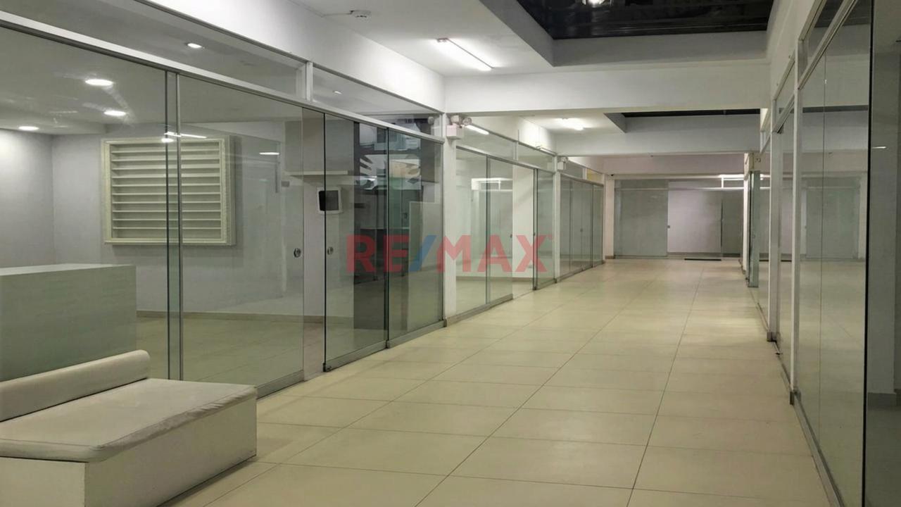Venta Stand 11 M2 Shopping Plaza - Costado Del Eden - 1