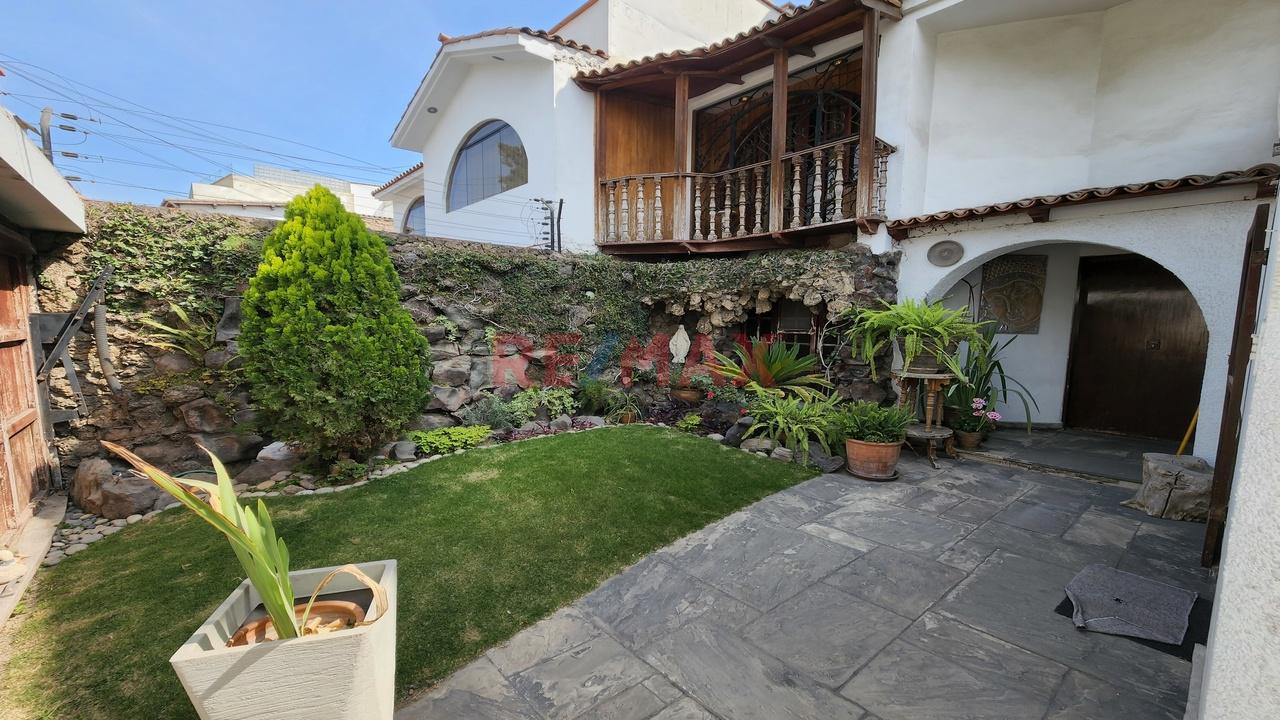 Se Vende Casa Frente A Parque En La Molina — foto 3
