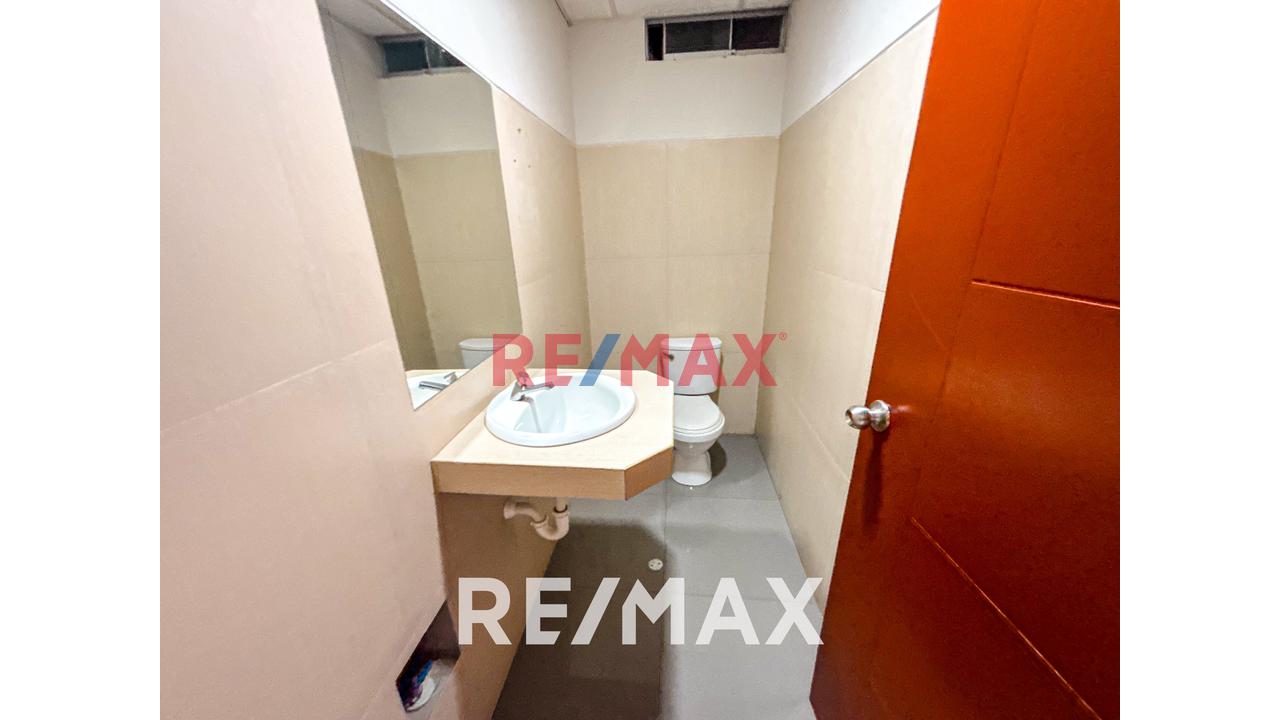 Venta  De Moderno Edificio Corporativo De 10 Pisos De 5400M2 En El Corazon Comercial De Miralflores — foto 9