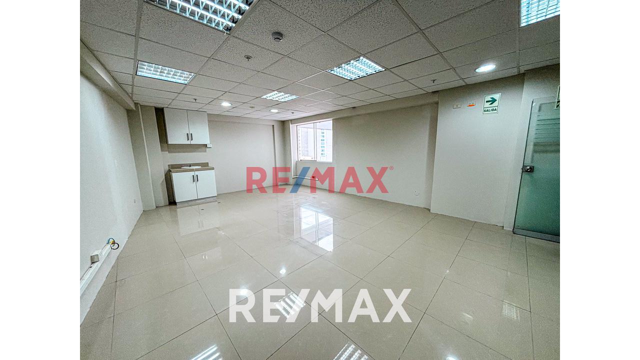 Venta  De Moderno Edificio Corporativo De 10 Pisos De 5400M2 En El Corazon Comercial De Miralflores — foto 11