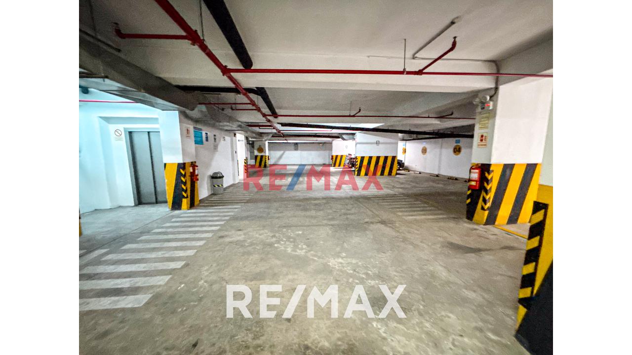 Venta  De Moderno Edificio Corporativo De 10 Pisos De 5400M2 En El Corazon Comercial De Miralflores — foto 4